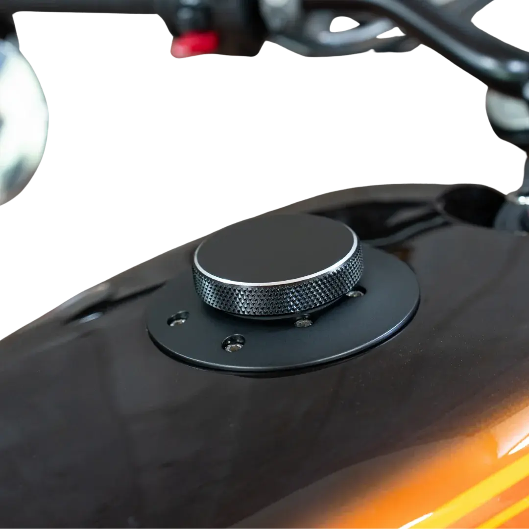 Bouchon de Reservoir Le Billet BMW R nineT FCR Original - finition Noir montee sur reservoir bicolore noir et orange