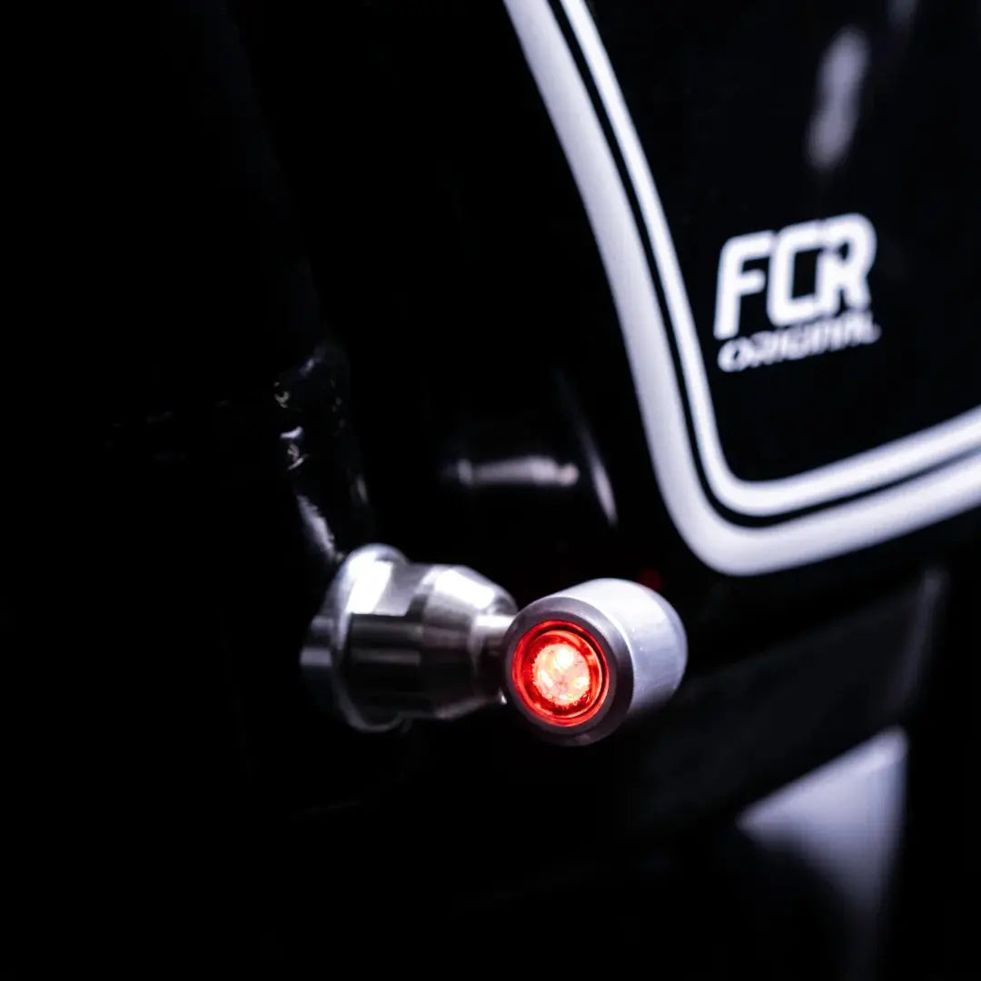 Clignotants Arrière 3-en-1 Mini Bates BMW R18 FCR Original - clignotant allume en situation, optique LED ambree