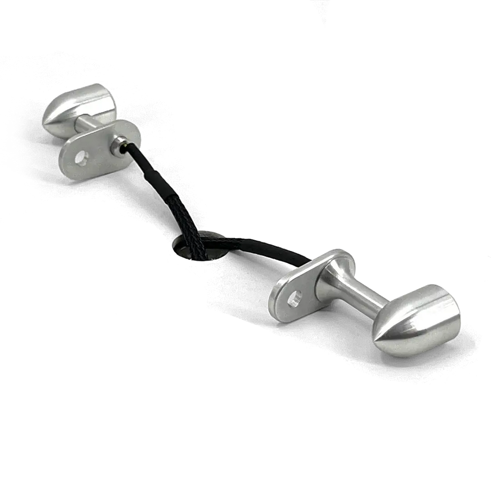 Clignotant Mini Bates LED FCR Accessoires aluminium brossé, vue détaillée du corps et du système de fixation