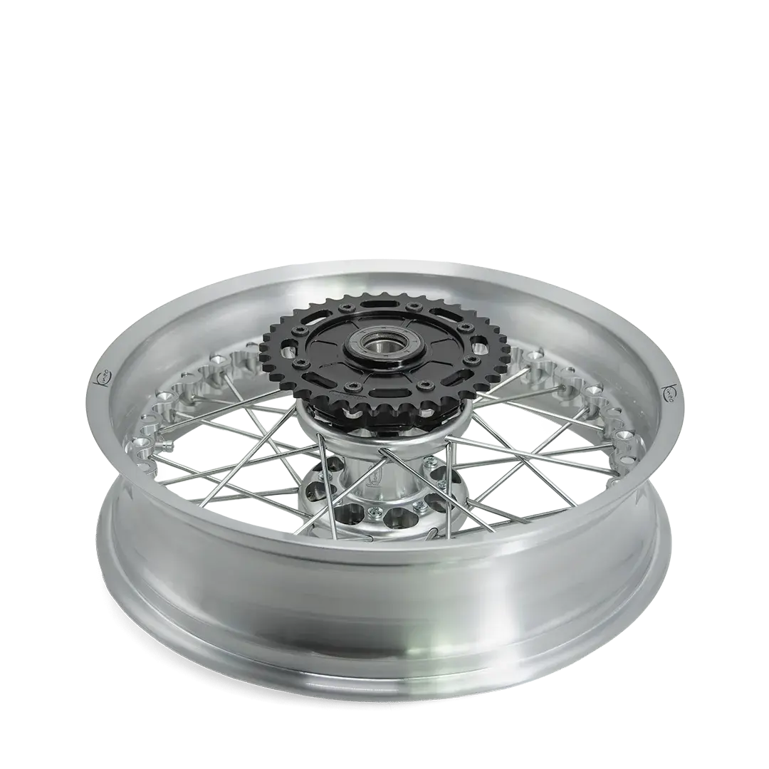 Jante Kineo a rayons brossee vue de profil Triumph Bonneville T120 FCR Accessoires