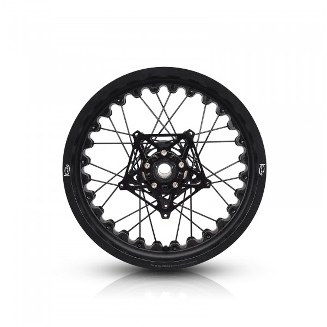 Jante arriere Kineo a rayons noire moyeu etoile Triumph Bonneville T120 FCR Accessoires