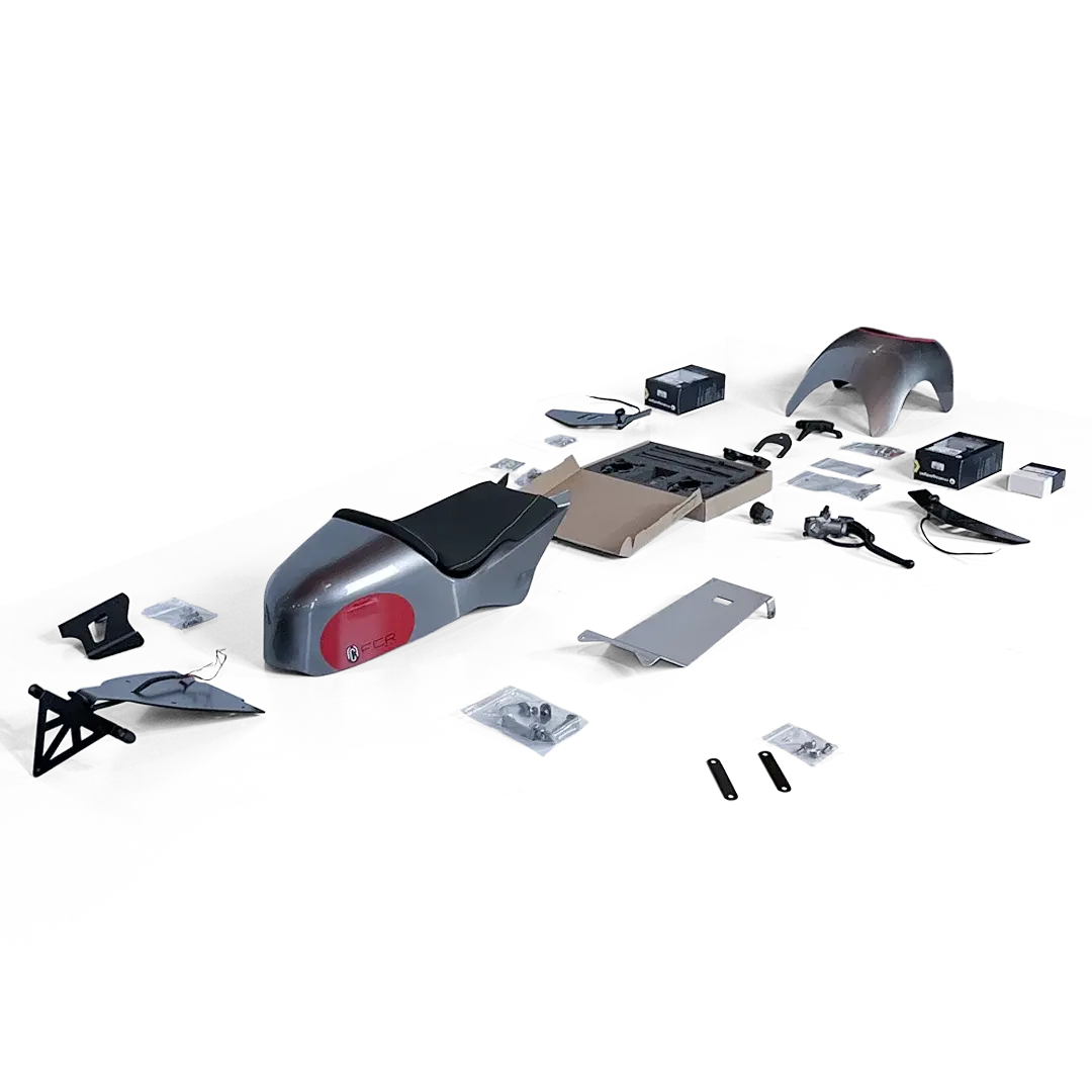 Vue détaillée du Kit Trident RS peint pour Triumph Trident 660, préparation FCR Accessoires avec coque arrière peinte, supports et accessoires inclus