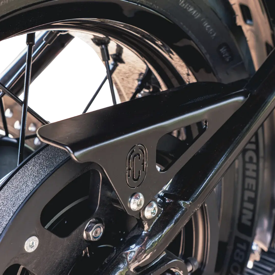 Protege chaine noir monte sur Triumph Bobber FCR Original