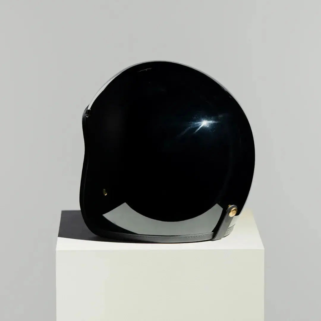 Vue arrière casque jet Hedon noir brillant avec ligne épurée et finition artisanale