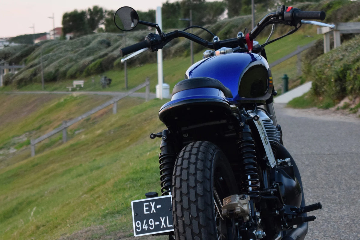 Side license plate bracket | Royal Enfield Slide — Situation image 3