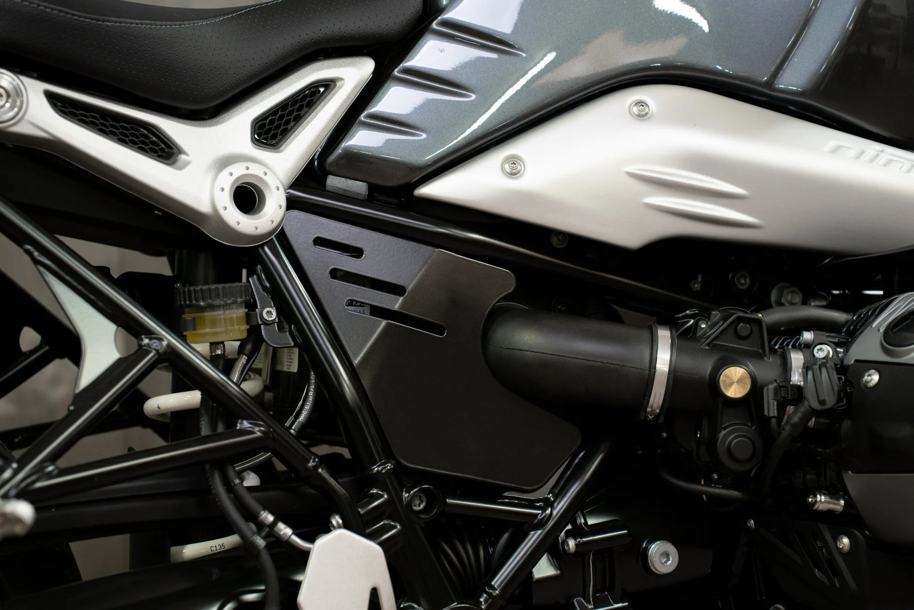 Caches Latéraux | BMW R nineT - photo 2 en situation