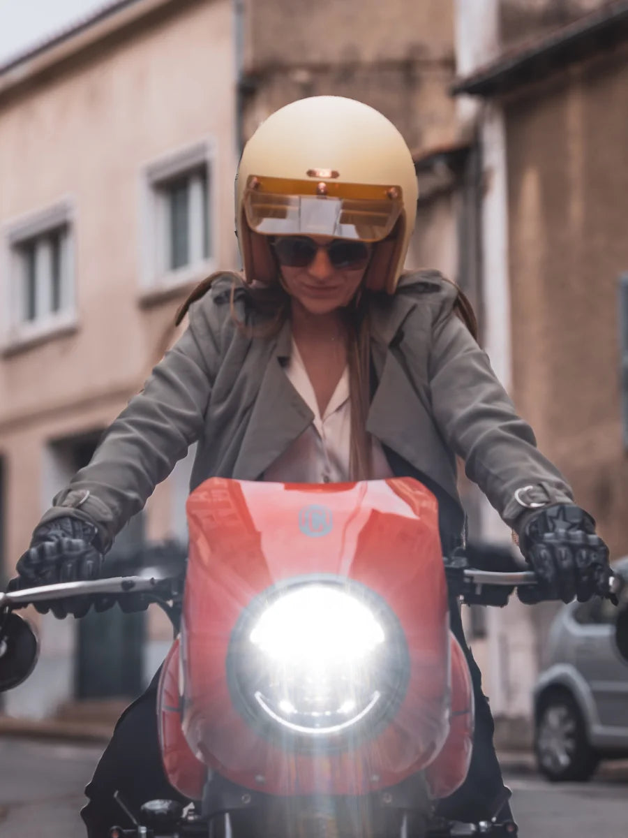 Casque Hedon porte - univers Cafe Racer FCR