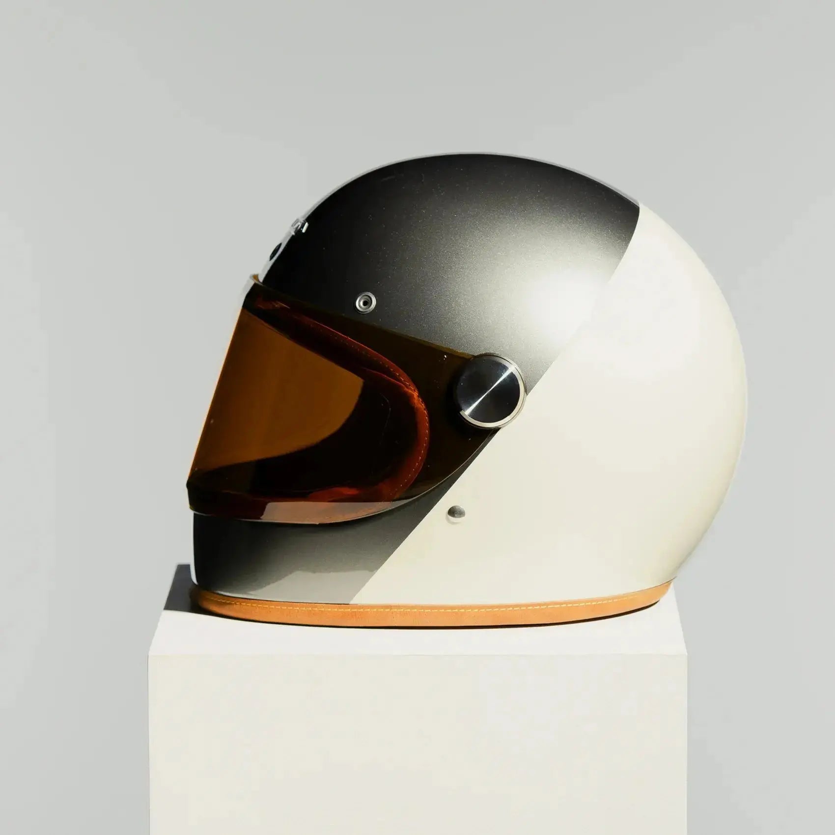 Casque intégral Hedon Heroine Racer 2.0 Camelot, fabrication artisanale et homologation ECE 22.06
