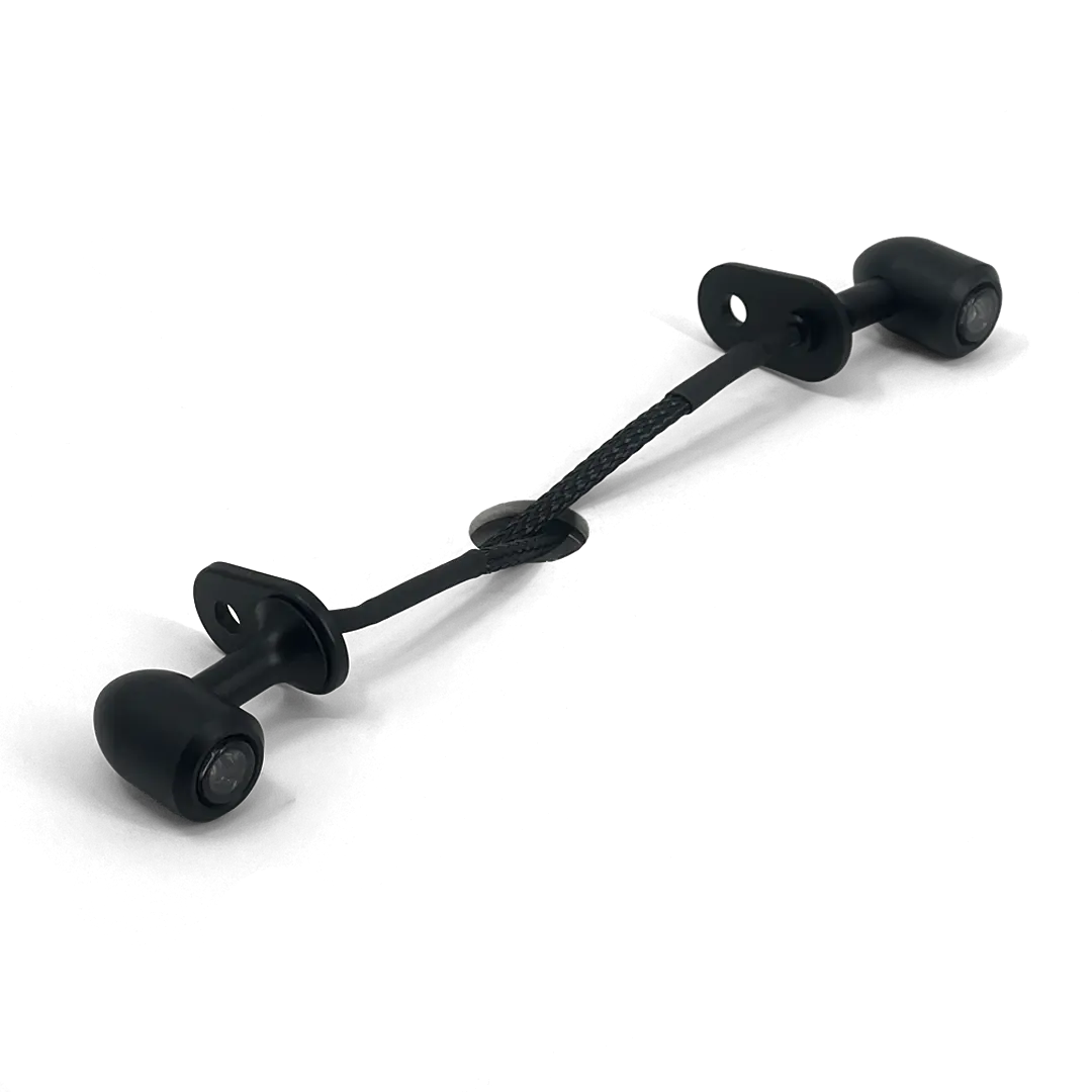 Clignotants arrière 3 en 1 FCR Accessoires pour Triumph : finition noir anodisé, LED haute intensité et design discret pour un arrière épuré.