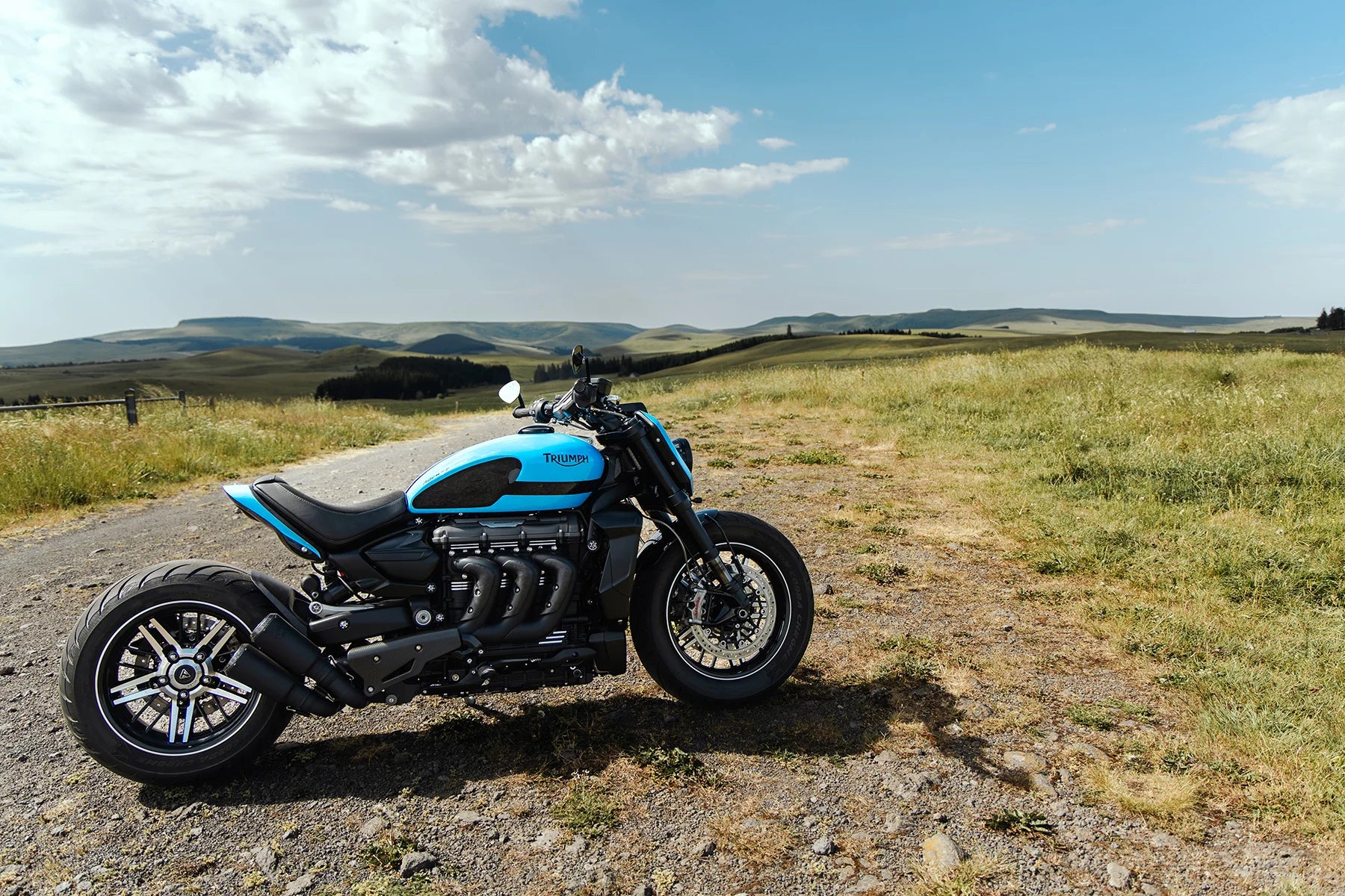 Kit maîtres-cylindres Beringer Aerotec | Triumph Rocket 3 - photo 1 en situation