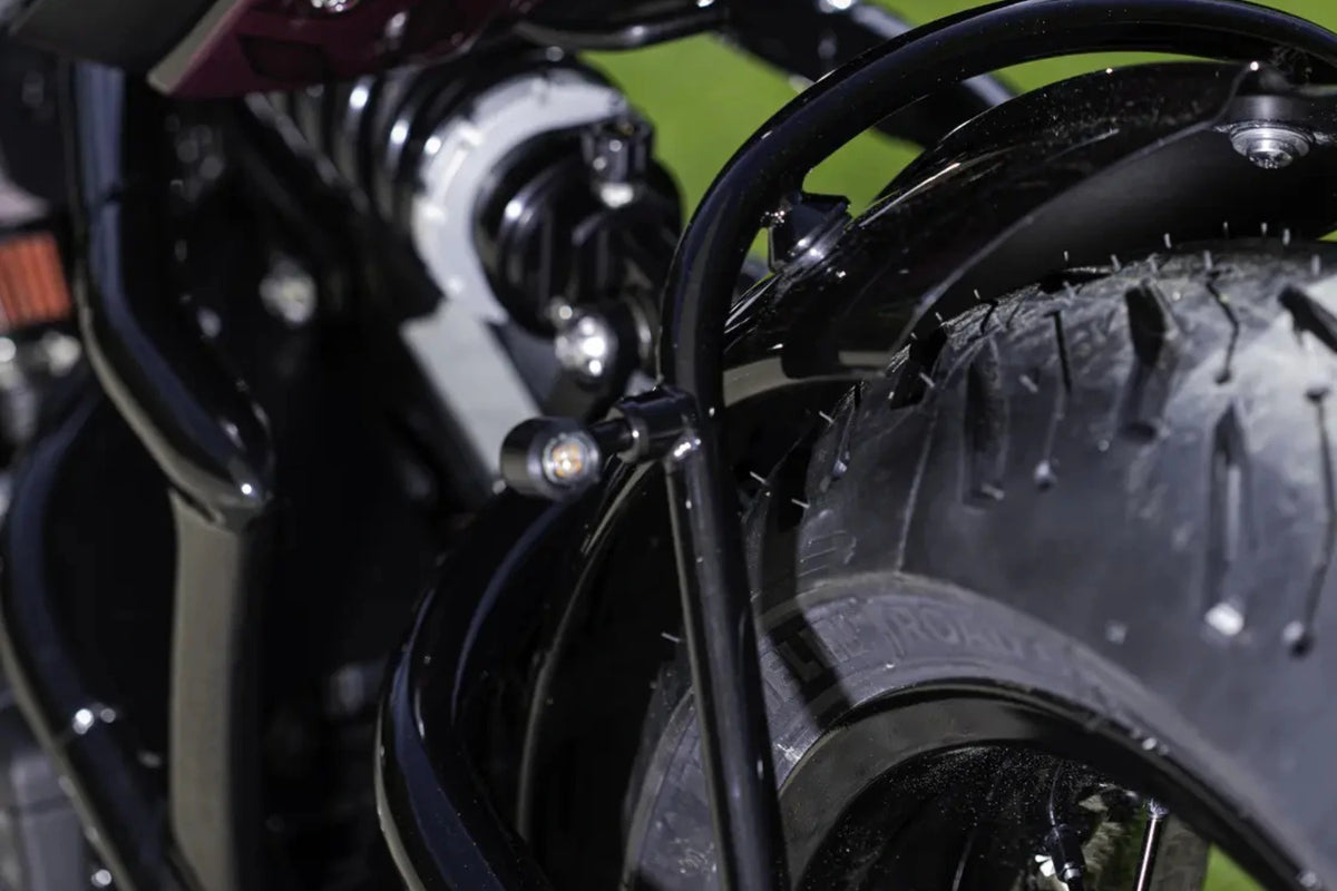 3 in 1 Rear Turn Signals | Triumph Bobber Modern Classic — Situation image 3