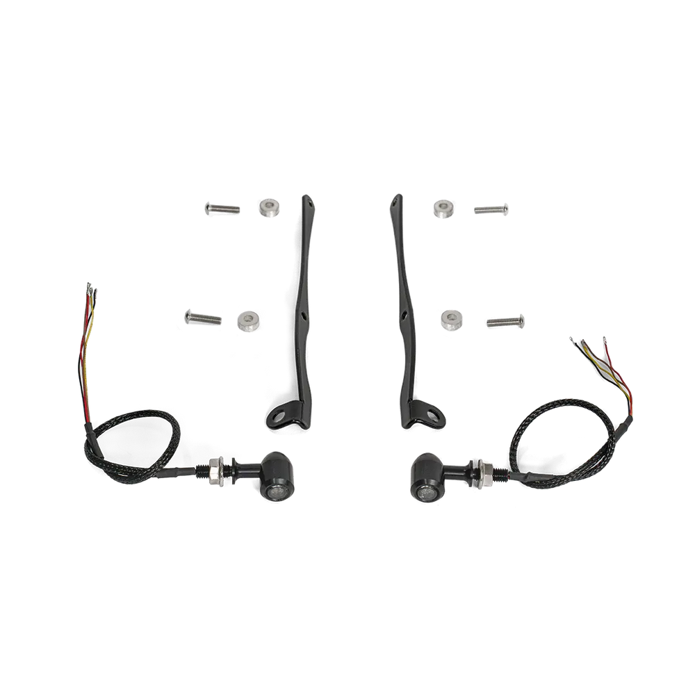Feux Arrieres 3 en 1 BMW R nineT FCR Original - kit complet, paire de feux mini bates avec supports faisceaux et visserie sur fond blanc