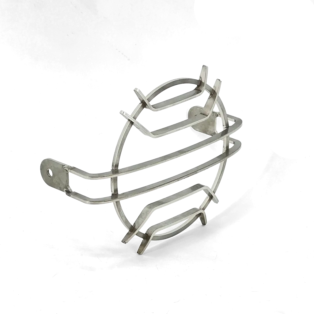 Grille de phare Triumph Scrambler 400 inox brossé - vue trois quarts gauche