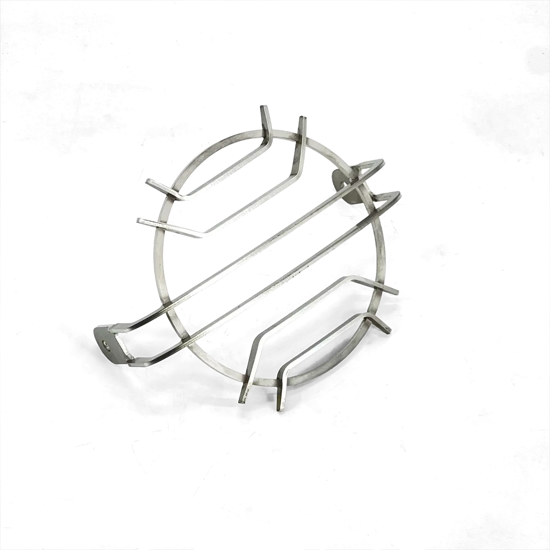 Grille de phare Triumph Scrambler 400 inox brossé - vue de profil supports de fixation
