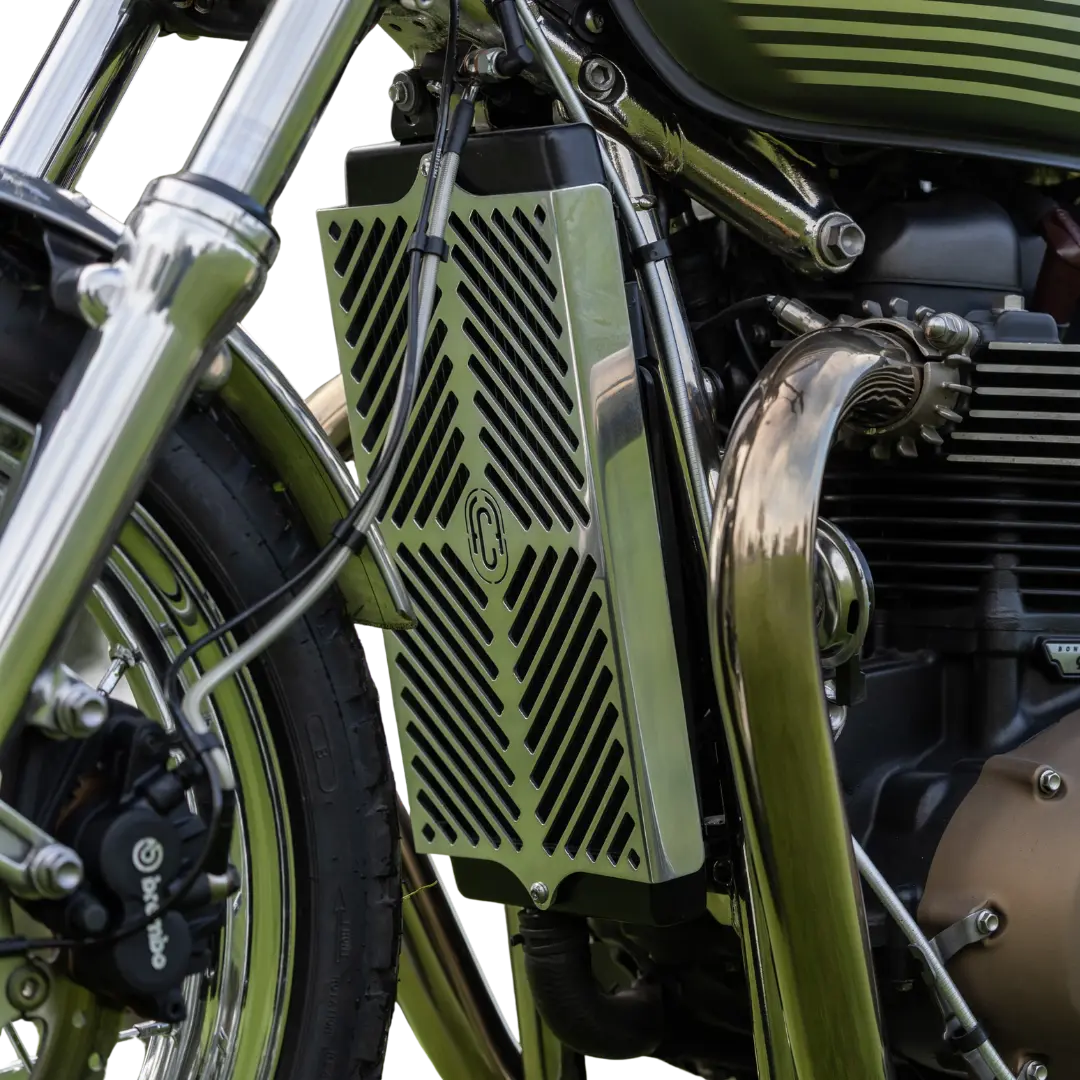 Grille radiateur Triumph installée moto protection aluminium FCR Accessoires style scrambler plug and play