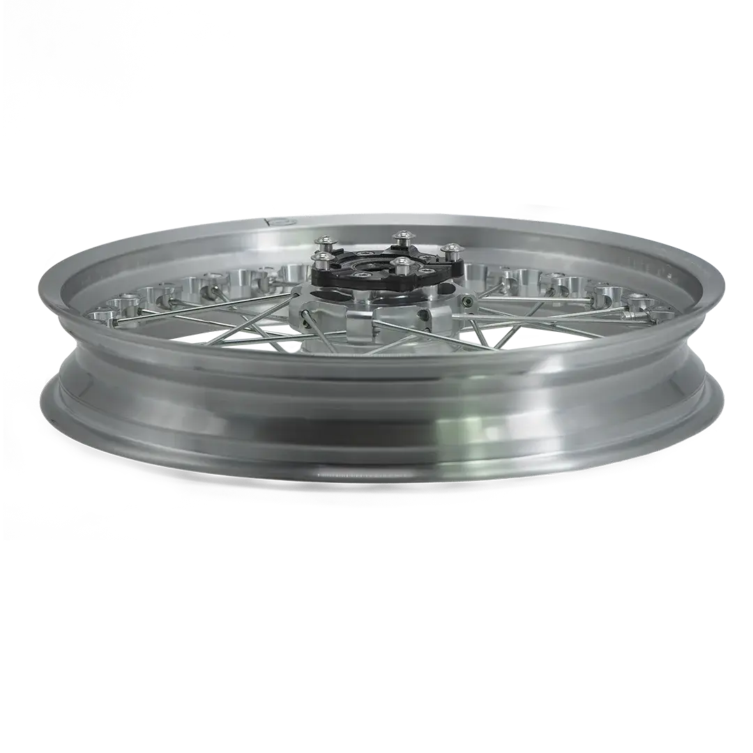 Jante Kineo a rayons brossee vue de profil gorge Triumph Bonneville T120 FCR Accessoires
