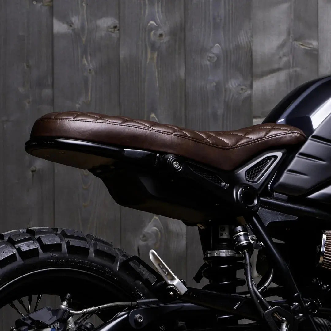 Kit Boucle Arriere avec Selle BMW R NineT FCR Original - selle noire montee sur la moto vue arriere