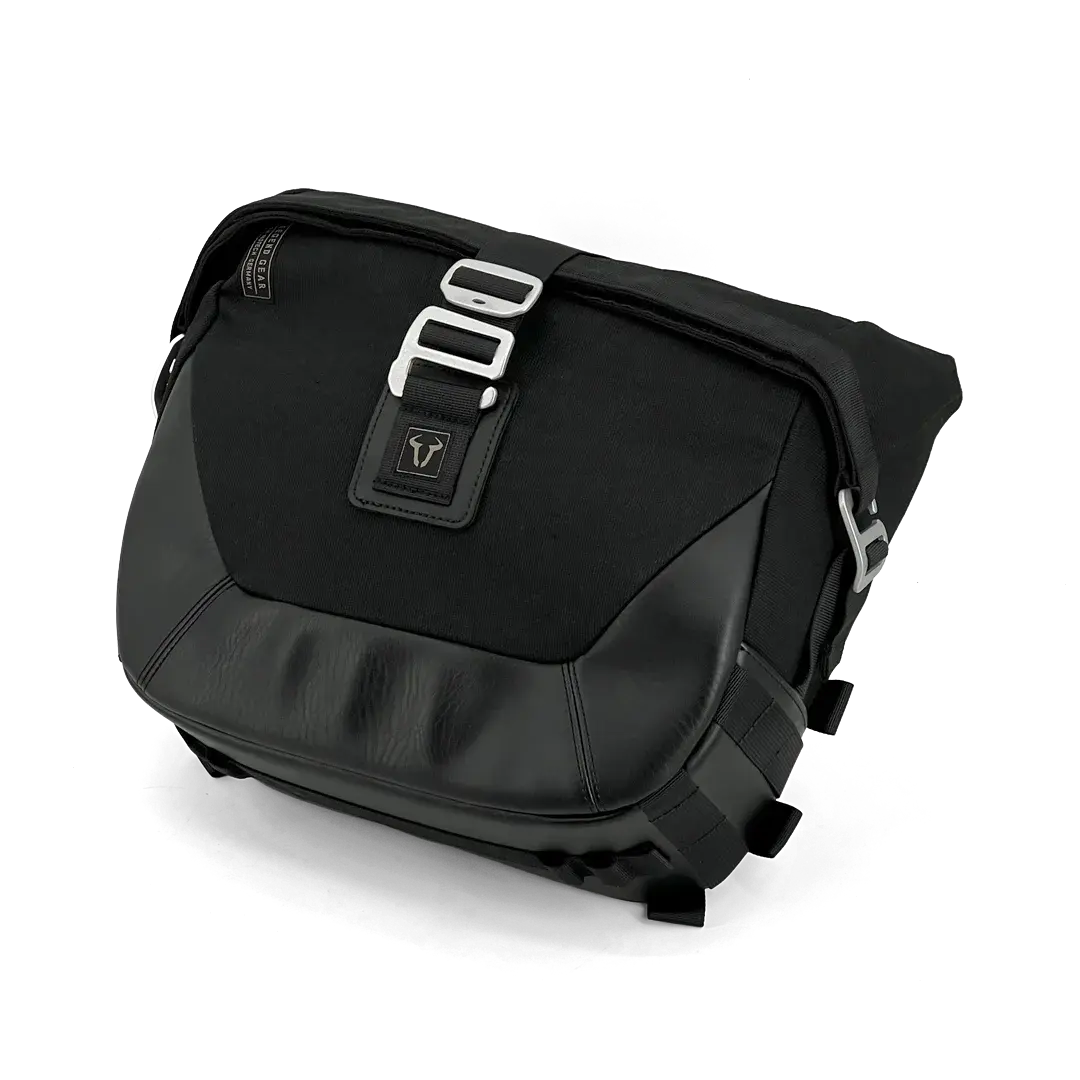 Sacoche moto latérale Triumph Speed 400 design néo-rétro