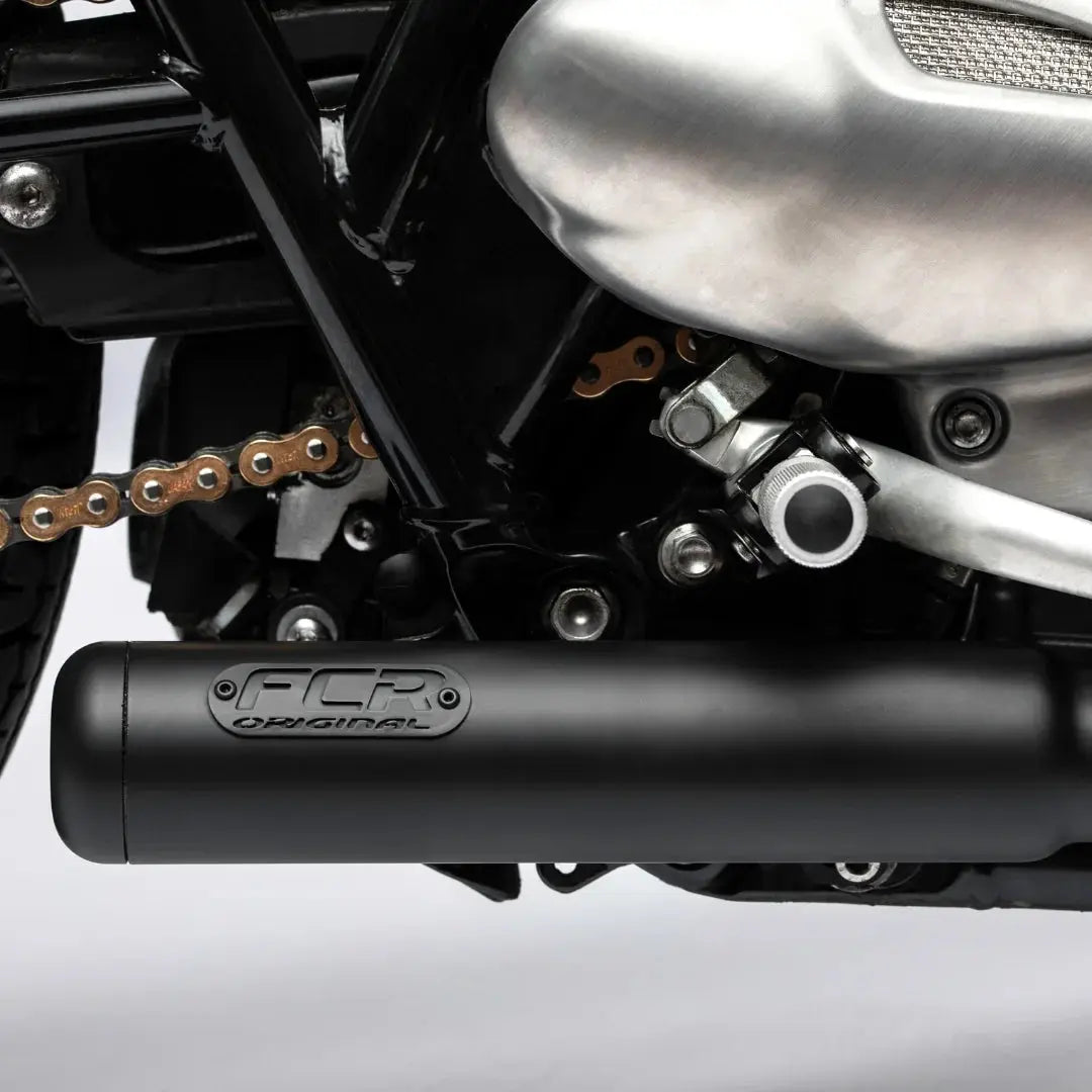 Silencieux FCR Accessoires noir avec plaque gravée, ligne d’échappement Triumph Modern Classics en finition noire.