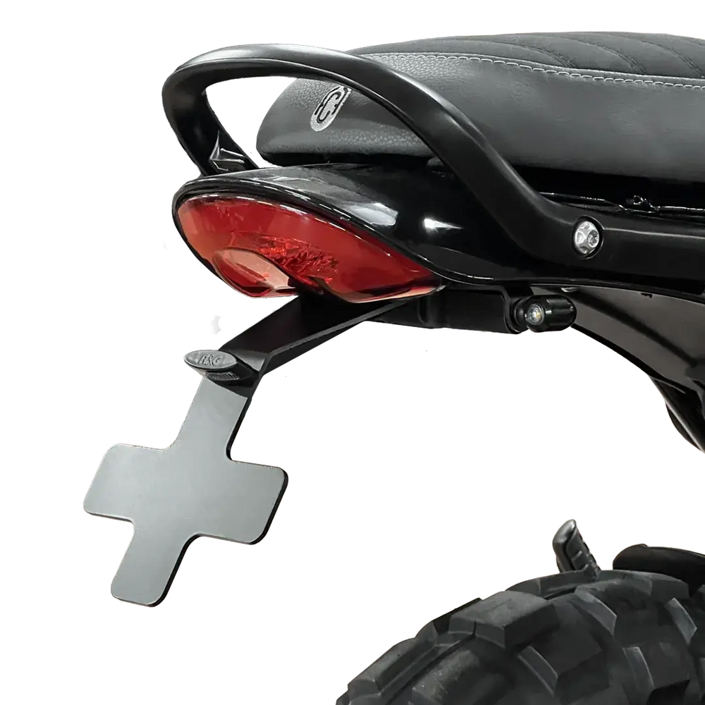 Support de plaque compact monté sur Triumph Scrambler 400 avec clignotants LED