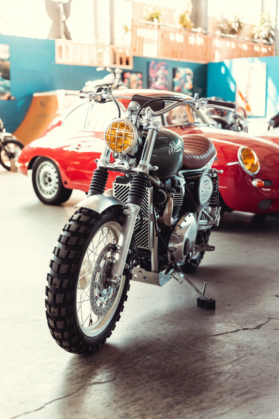 Radiator Grille | Shield Triumph Modern Classic — Situation image 2