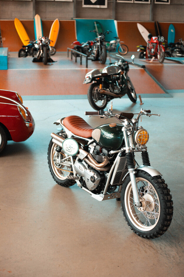 Radiator Grille | Shield Triumph Modern Classic — Situation image 1