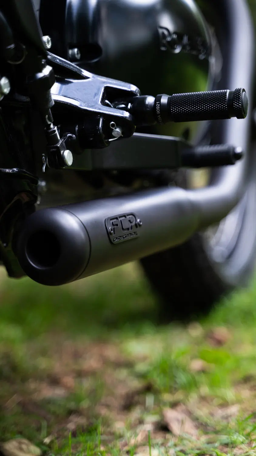 Exhaust System | Royal Enfield Slide — Situation image 1