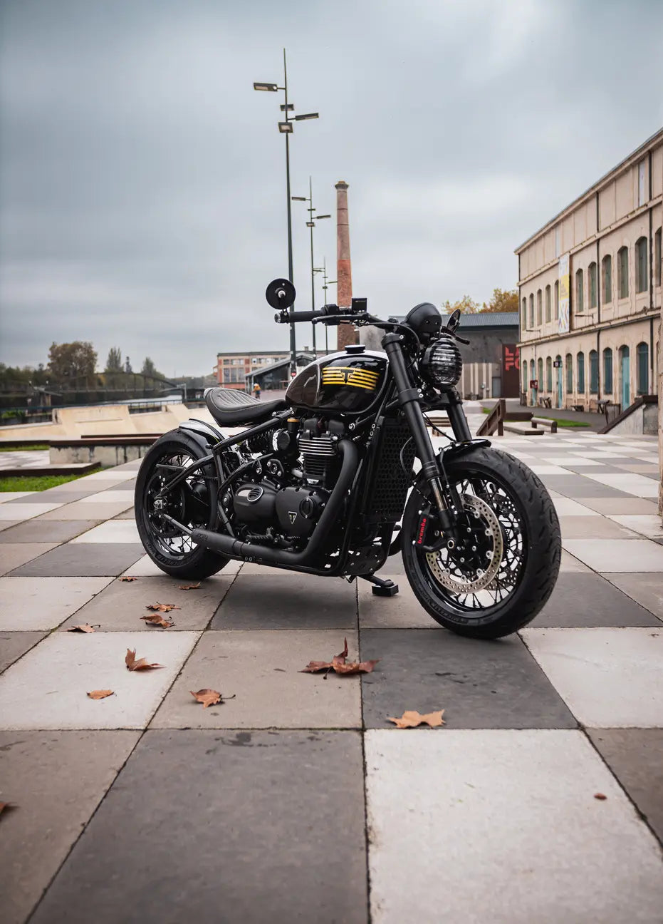 Exhaust system | Triumph Street 1200 Bobber — Situation image 3