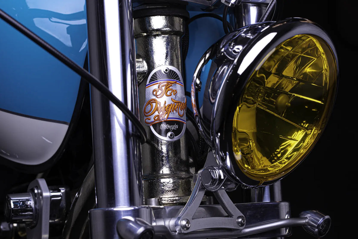 Round Headlight | FCR Original Vintage Bates — Situation image 2
