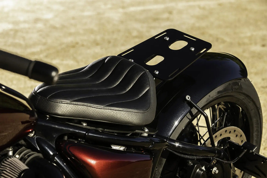 BMW R18 équipée d’une selle Bobber avec porte-bagages FCR BMW R18 équipée d’une selle Bobber FCR