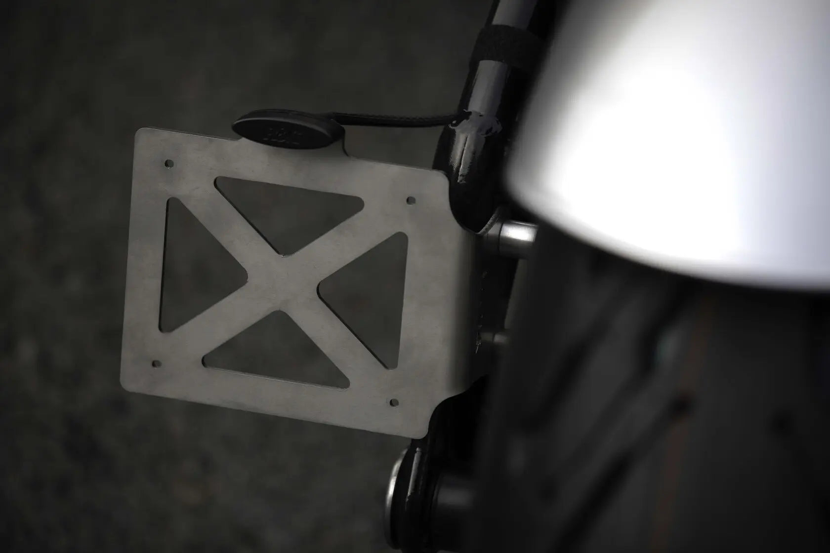 Seitlicher Kennzeichenhalter | BMW R18 - photo 2 en situation