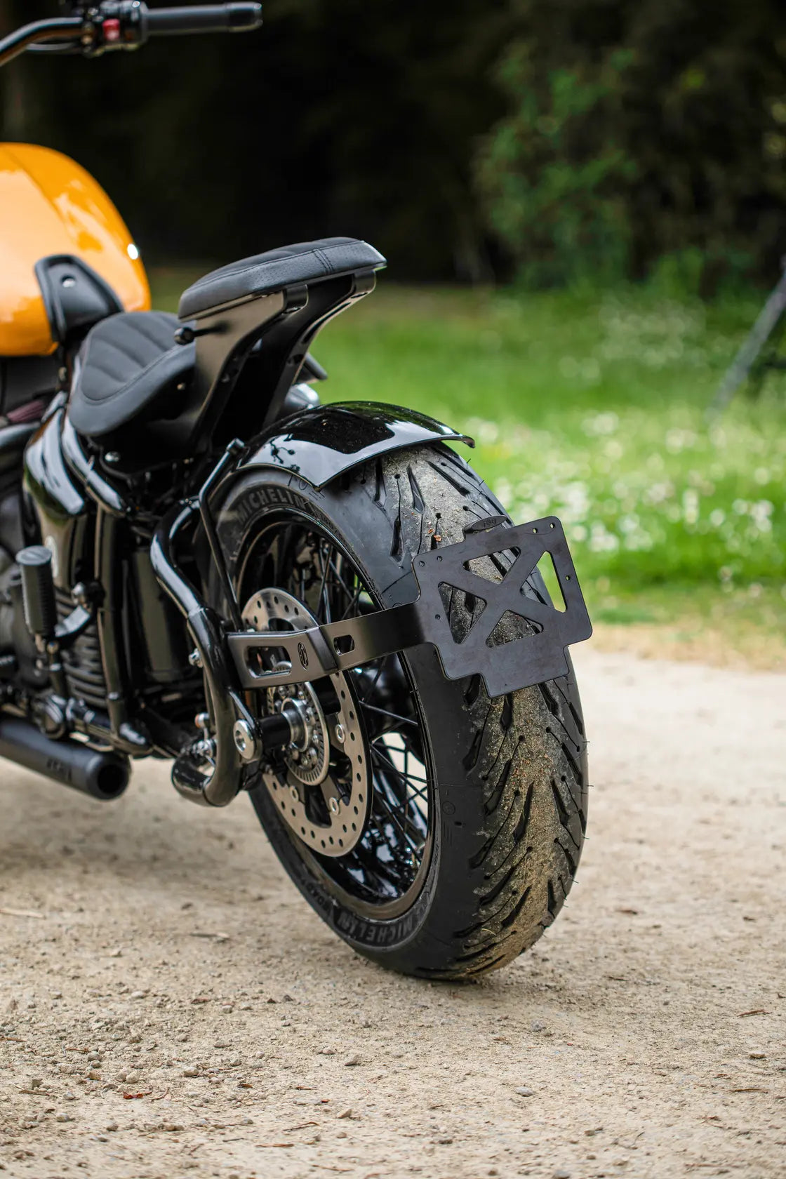 License Plate Holder | BMW R18 Cruiser — Situation image 1